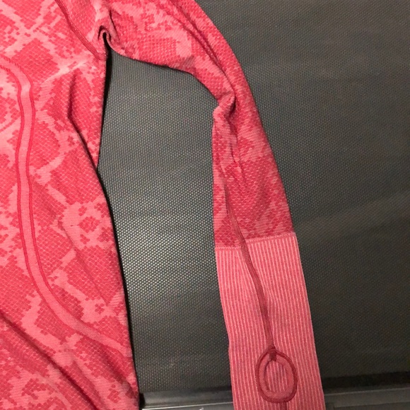 Lululemon top - Picture 2 of 2